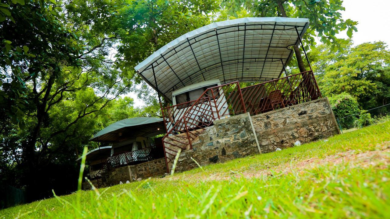 Malwathu Oya Caravan Park Bed & Breakfast Holambra Exterior foto