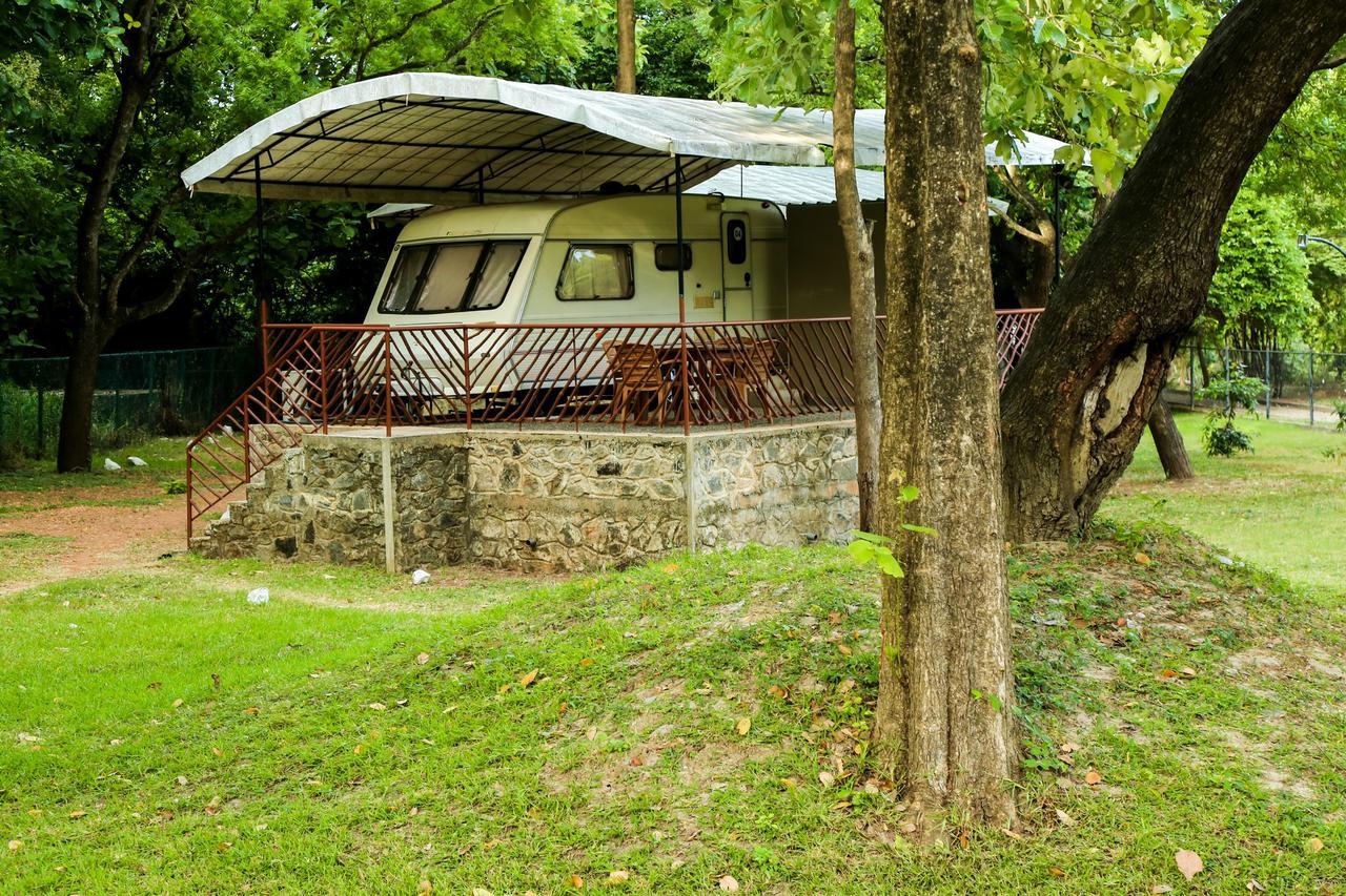 Malwathu Oya Caravan Park Bed & Breakfast Holambra Exterior foto