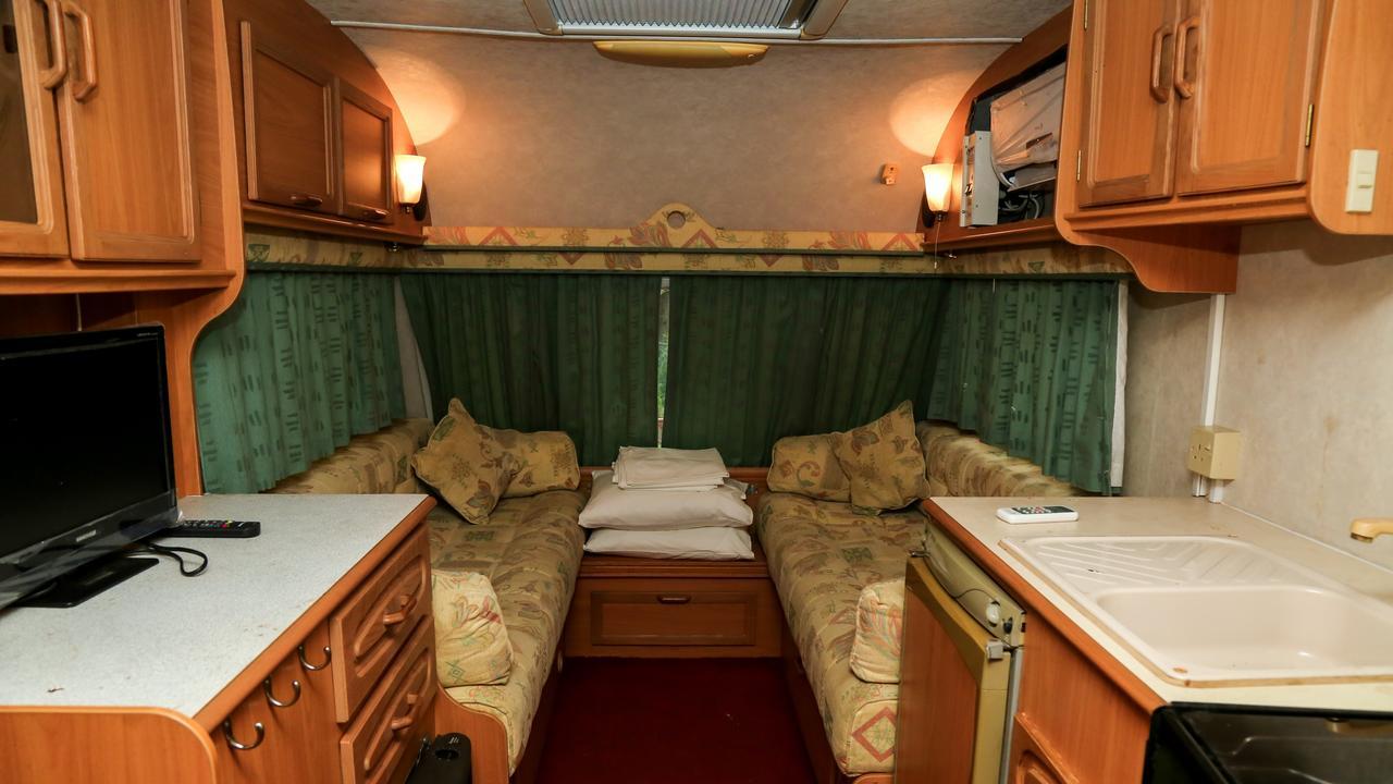 Malwathu Oya Caravan Park Bed & Breakfast Holambra Exterior foto